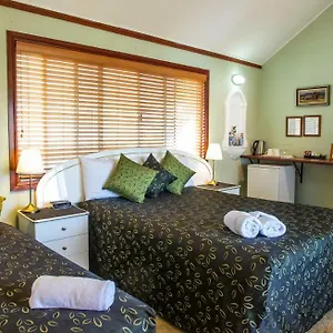 Ainslie Manor Bed & Breakfast